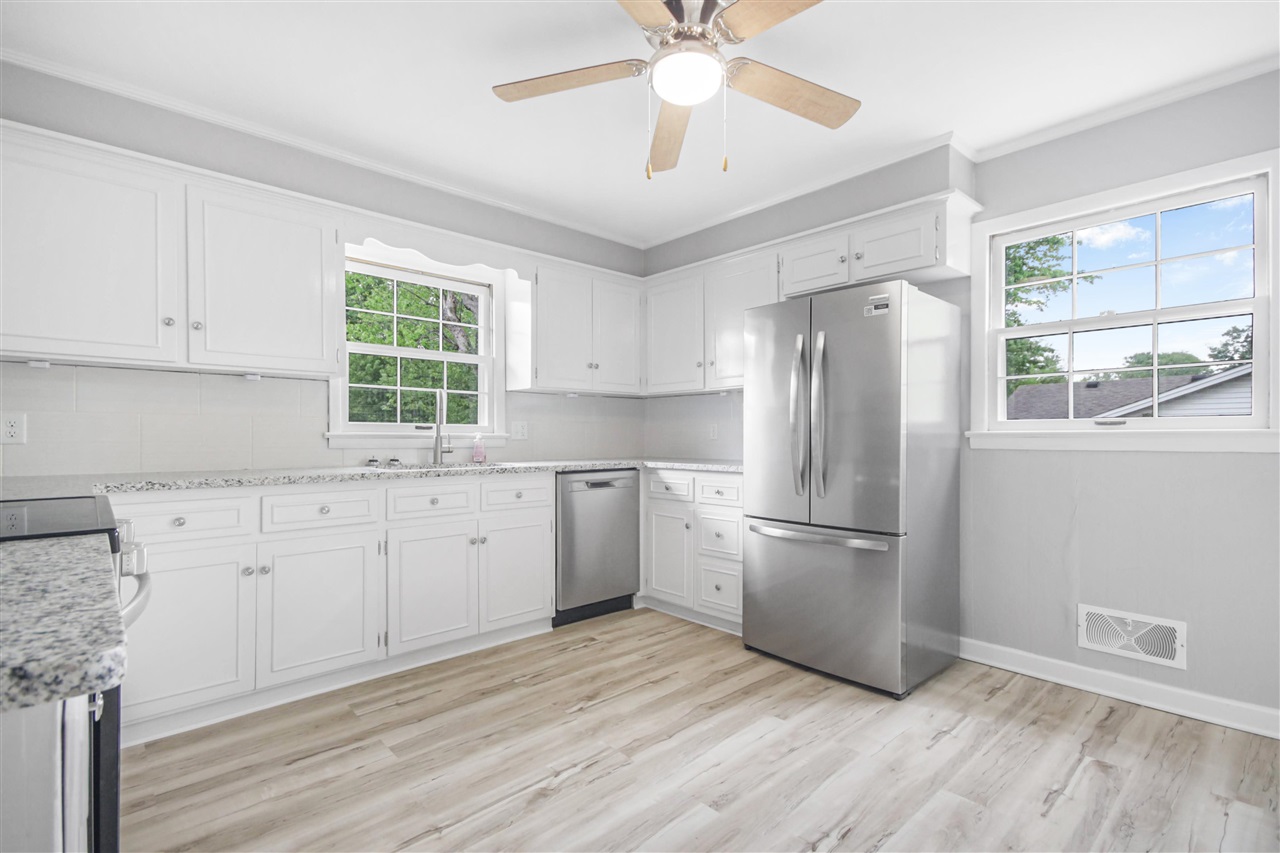 2925 Smallhouse Road Property Photo 10