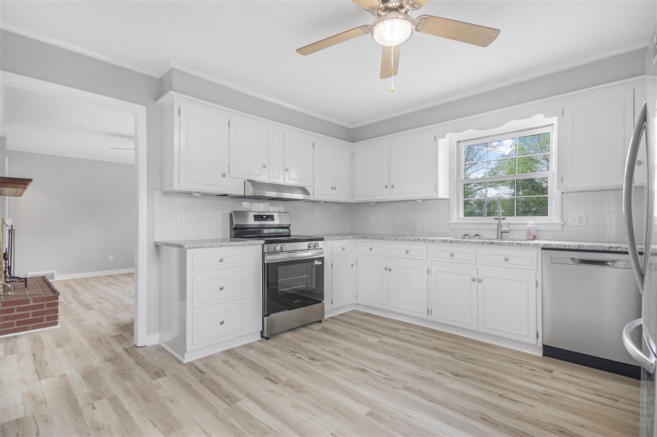 2925 Smallhouse Road Property Photo 15