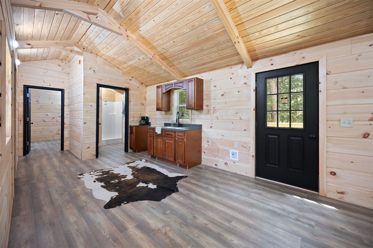 2501 Chestnut Grove Road Property Photo 3