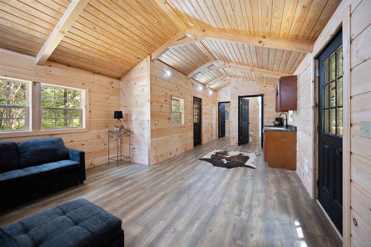 2501 Chestnut Grove Road Property Photo 4