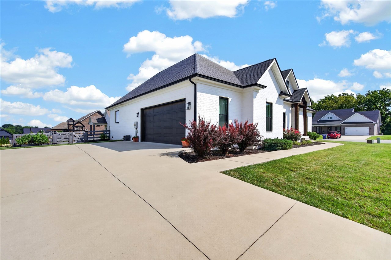 6551 Summer Shade Circle Property Photo 2