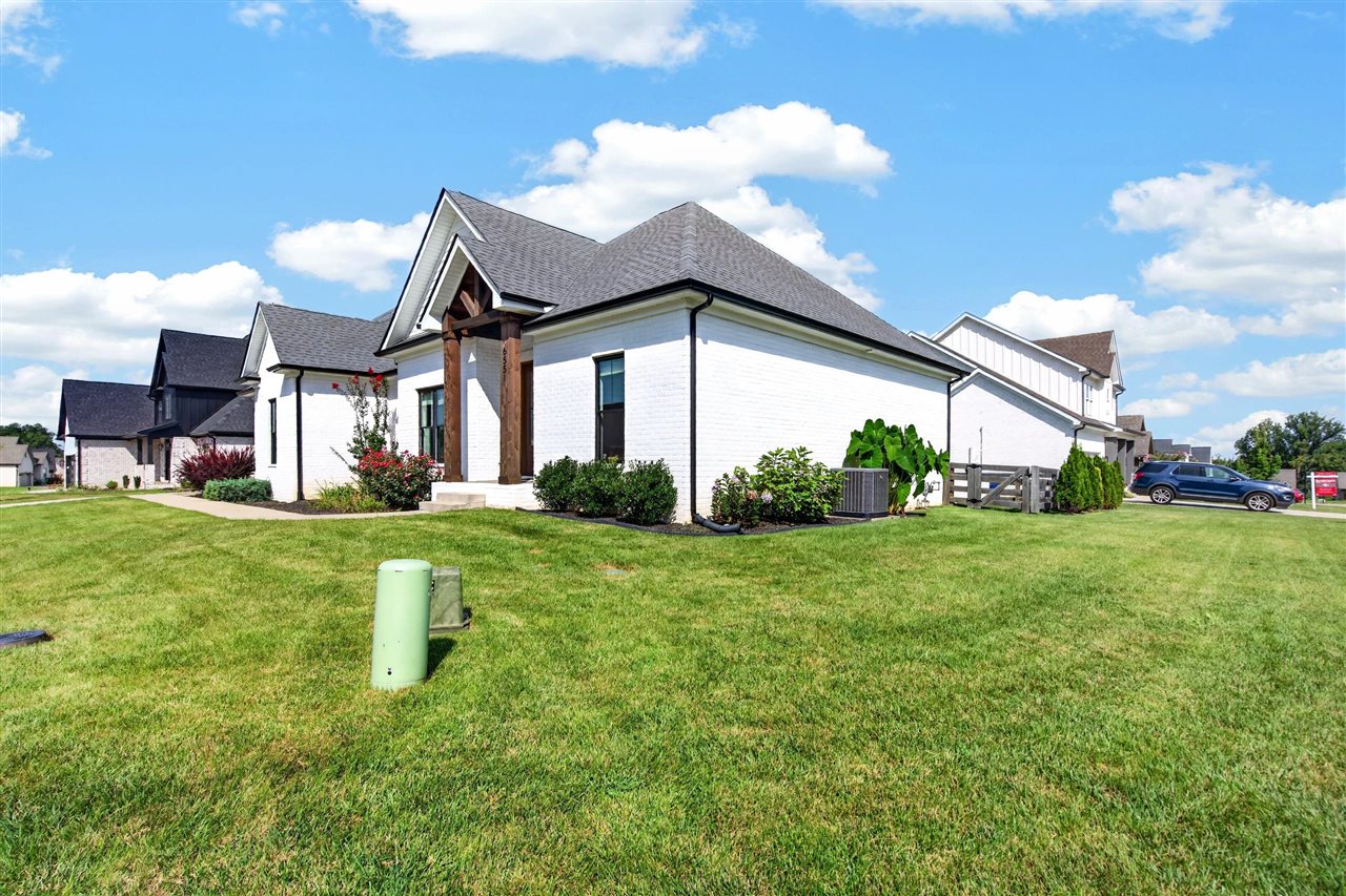 6551 Summer Shade Circle Property Photo 3