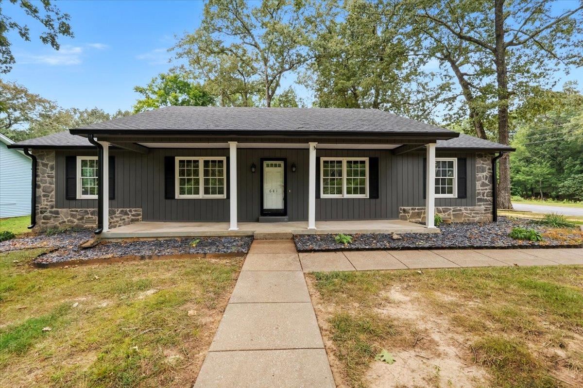 641 W Villa Drive Property Photo 1