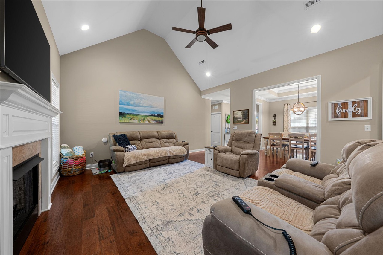 331 Atlantis Court Property Photo 6