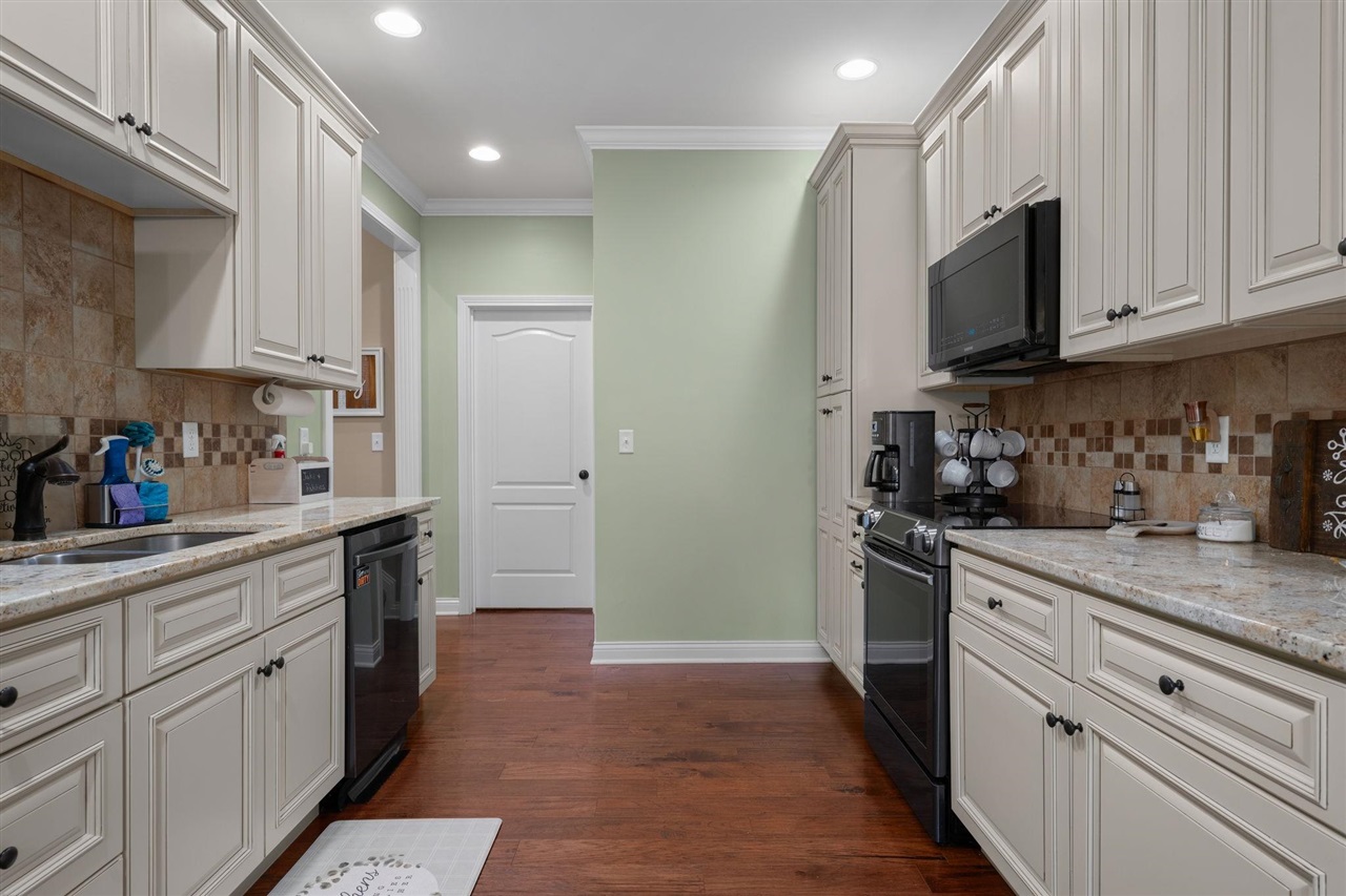 331 Atlantis Court Property Photo 10