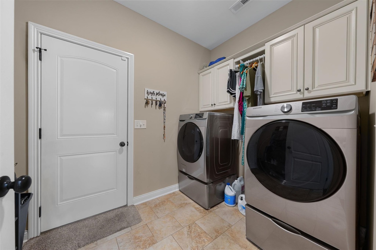 331 Atlantis Court Property Photo 25