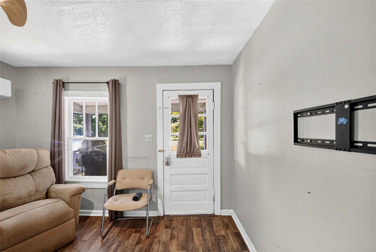 1406 Collegeview Drive Property Photo 4