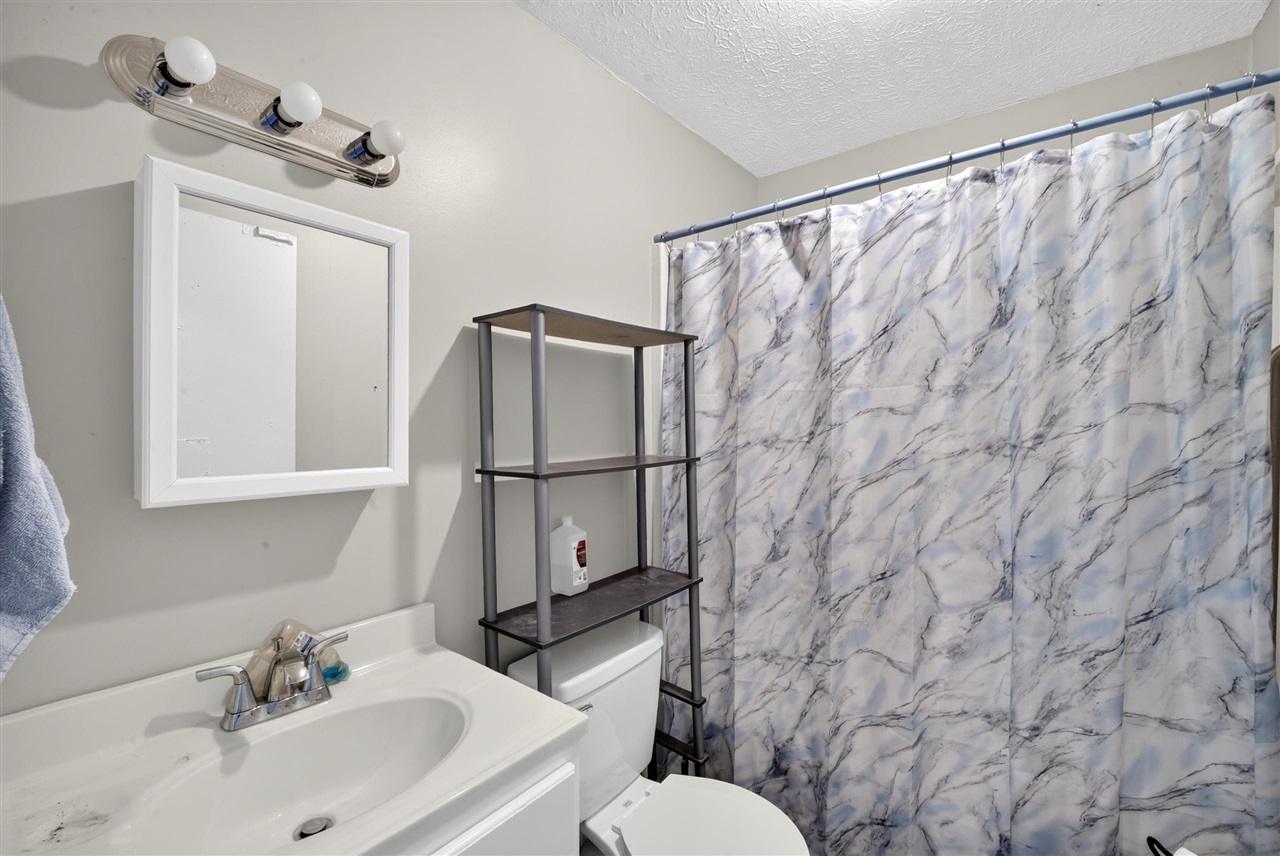 1406 Collegeview Drive Property Photo 12