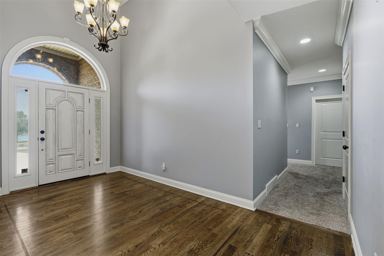 1000 Edgewater Lane Property Photo 8