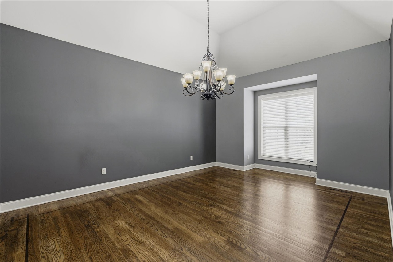 1000 Edgewater Lane Property Photo 9