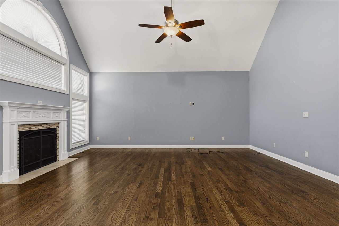 1000 Edgewater Lane Property Photo 12