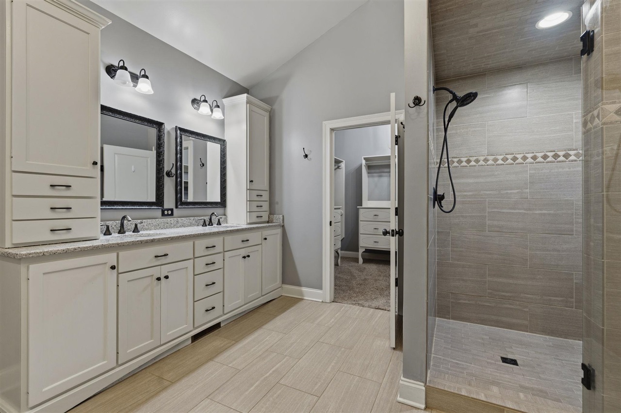 1000 Edgewater Lane Property Photo 26
