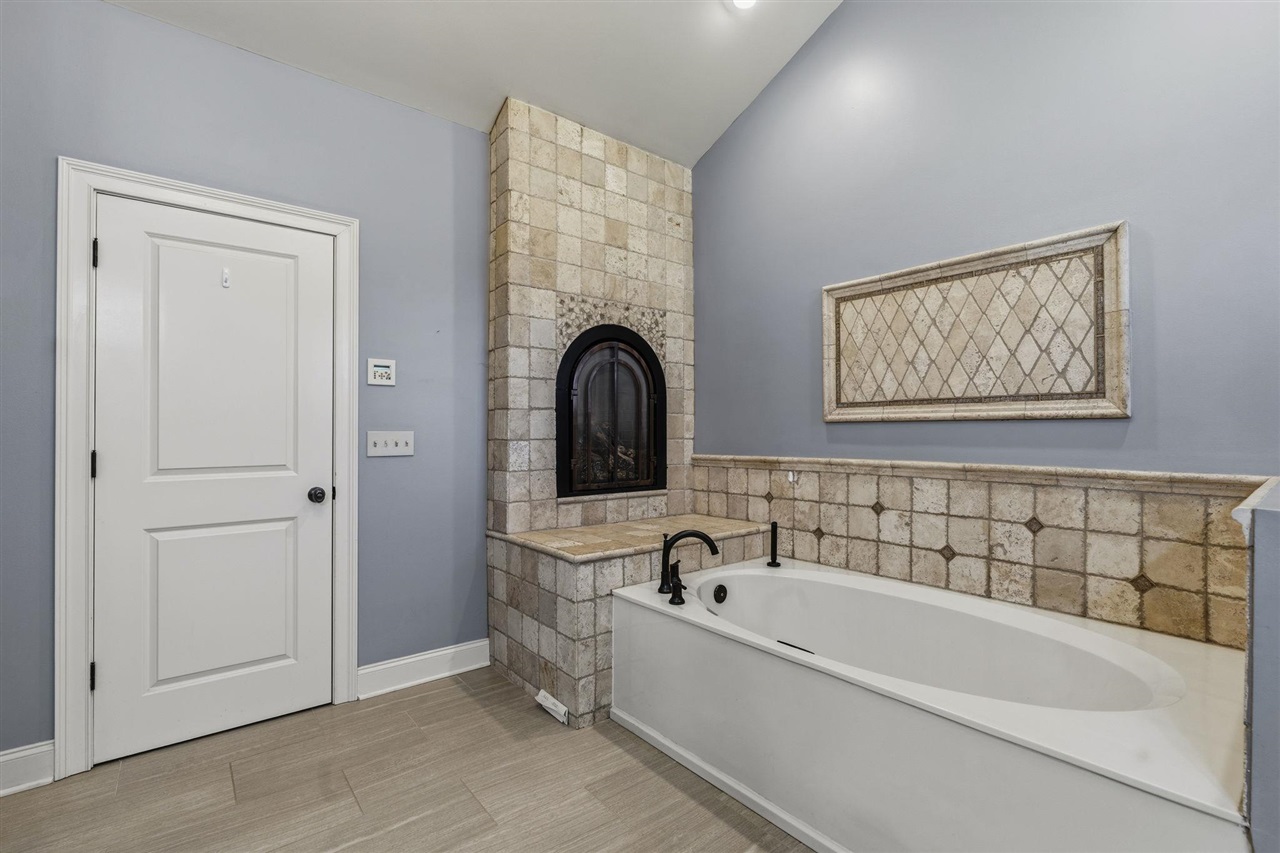 1000 Edgewater Lane Property Photo 29