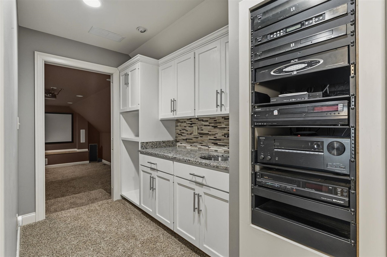 1000 Edgewater Lane Property Photo 47