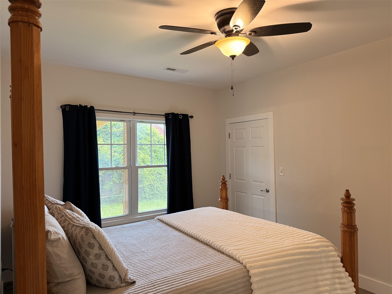 211 Max Hampton Street Property Photo 10