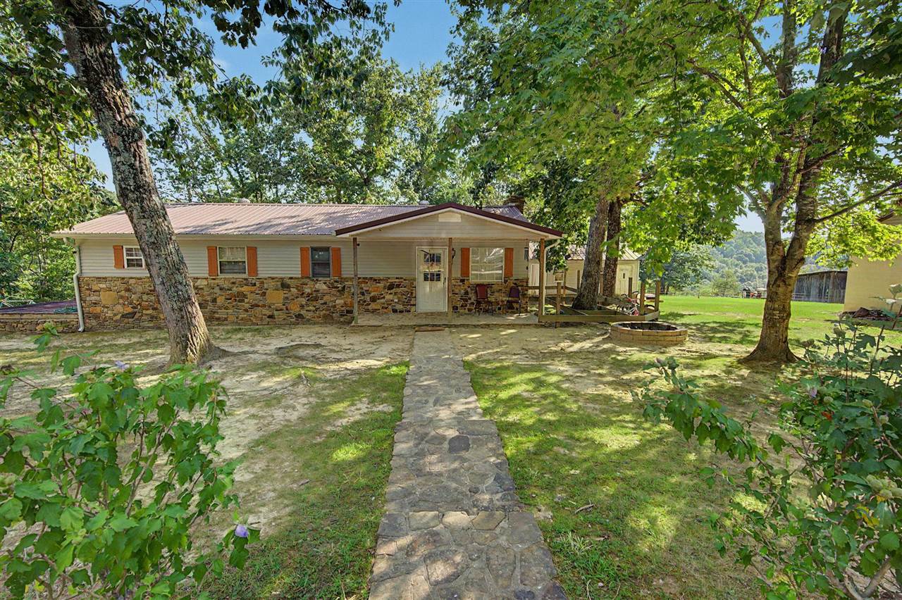 231 Walnut Drive Property Photo 1