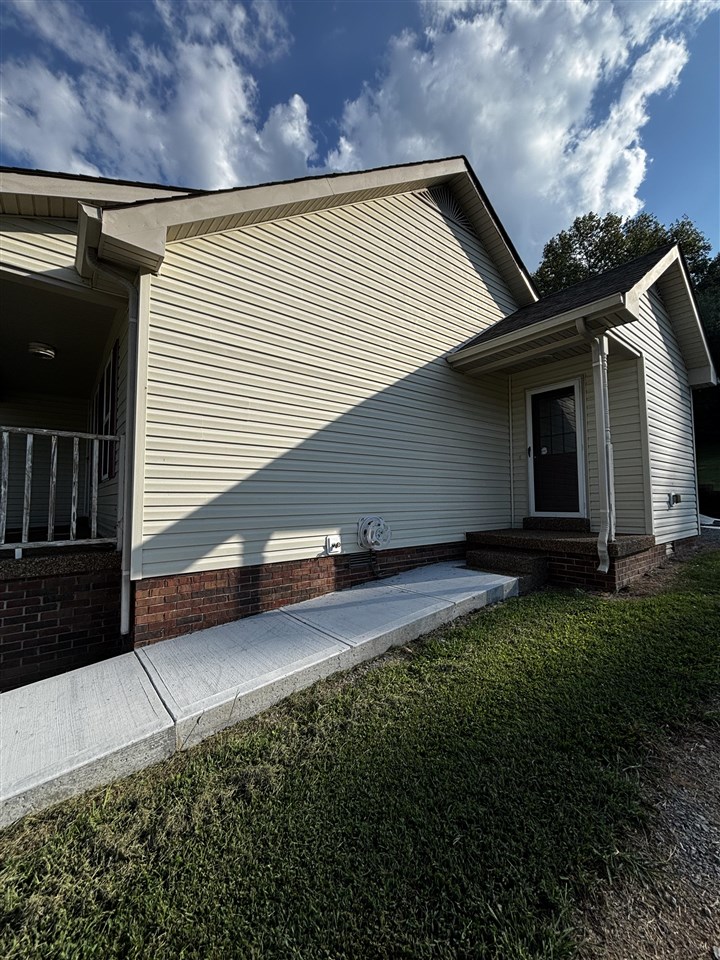 145 Spring Valley Drive Property Photo 3