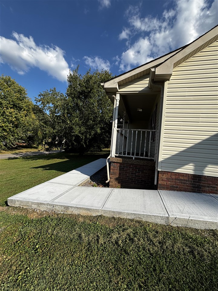 145 Spring Valley Drive Property Photo 4
