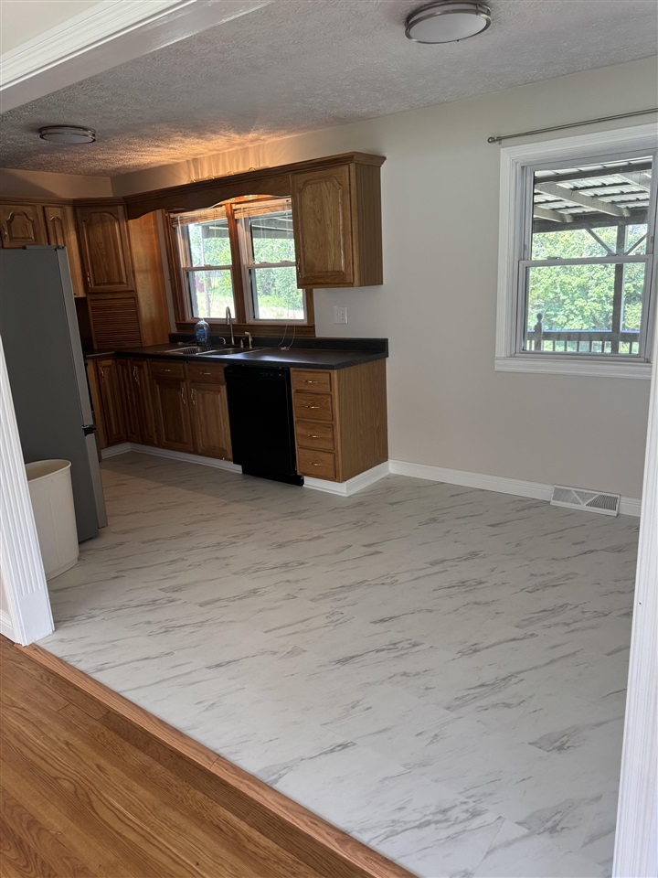 401 Tutt Street Property Photo 10