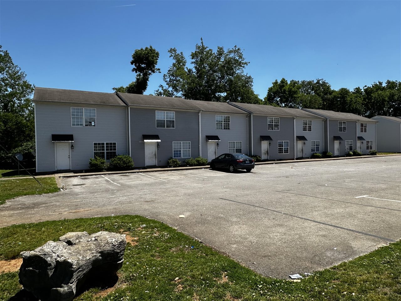 1225 N Lee Drive Property Photo 1