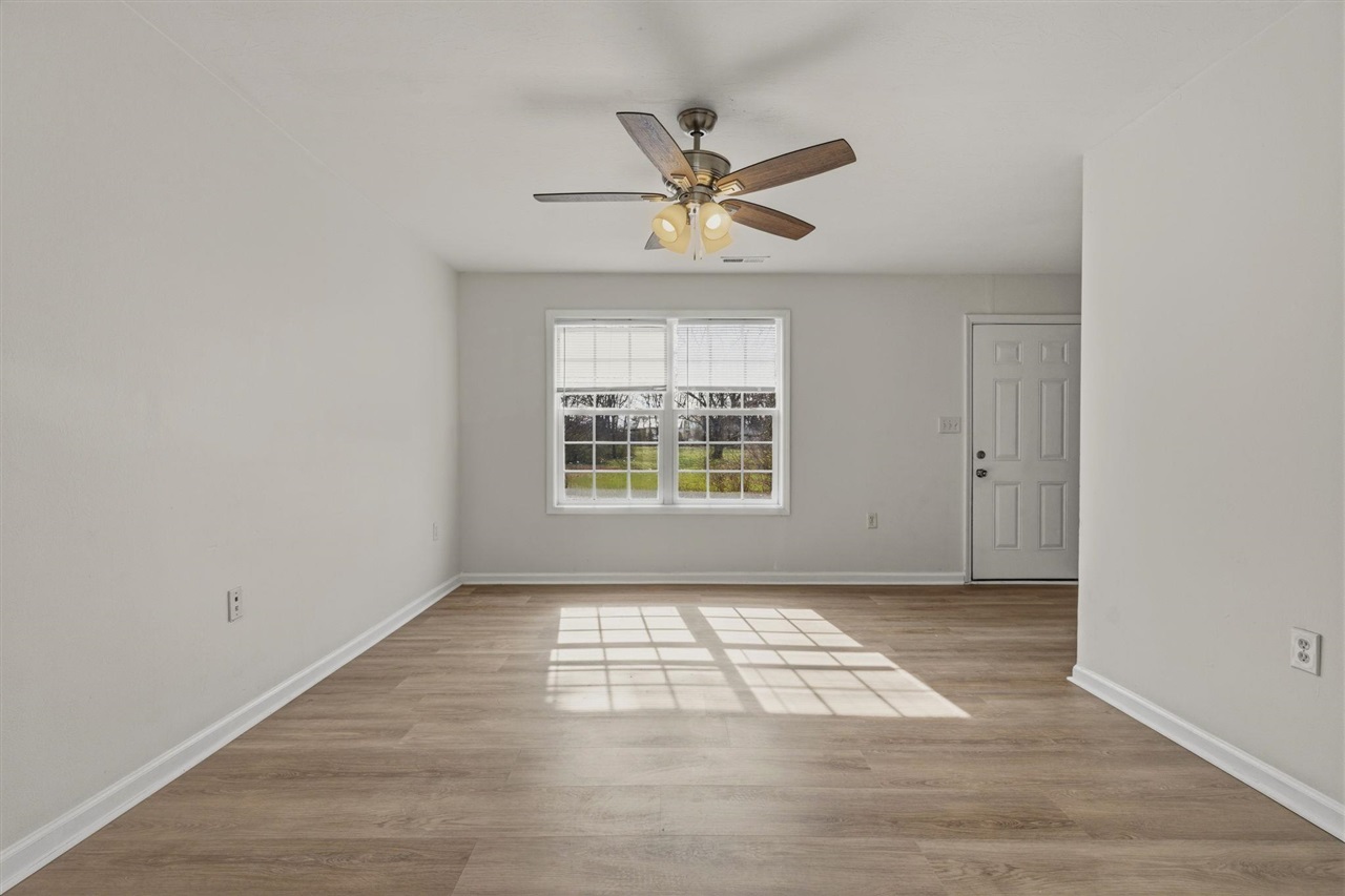 1225 N Lee Drive Property Photo 8