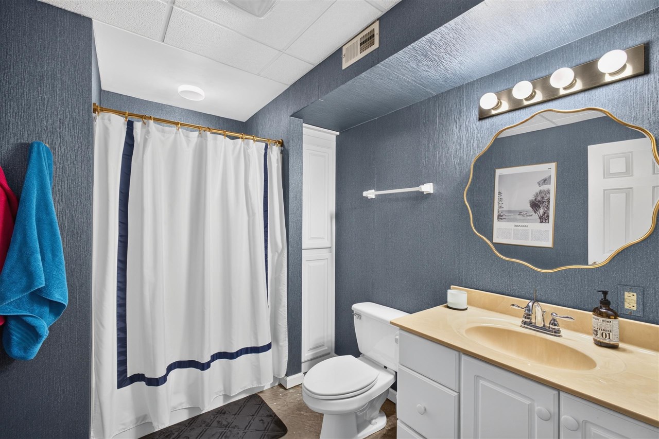 215 Shoreline Circle Property Photo 48