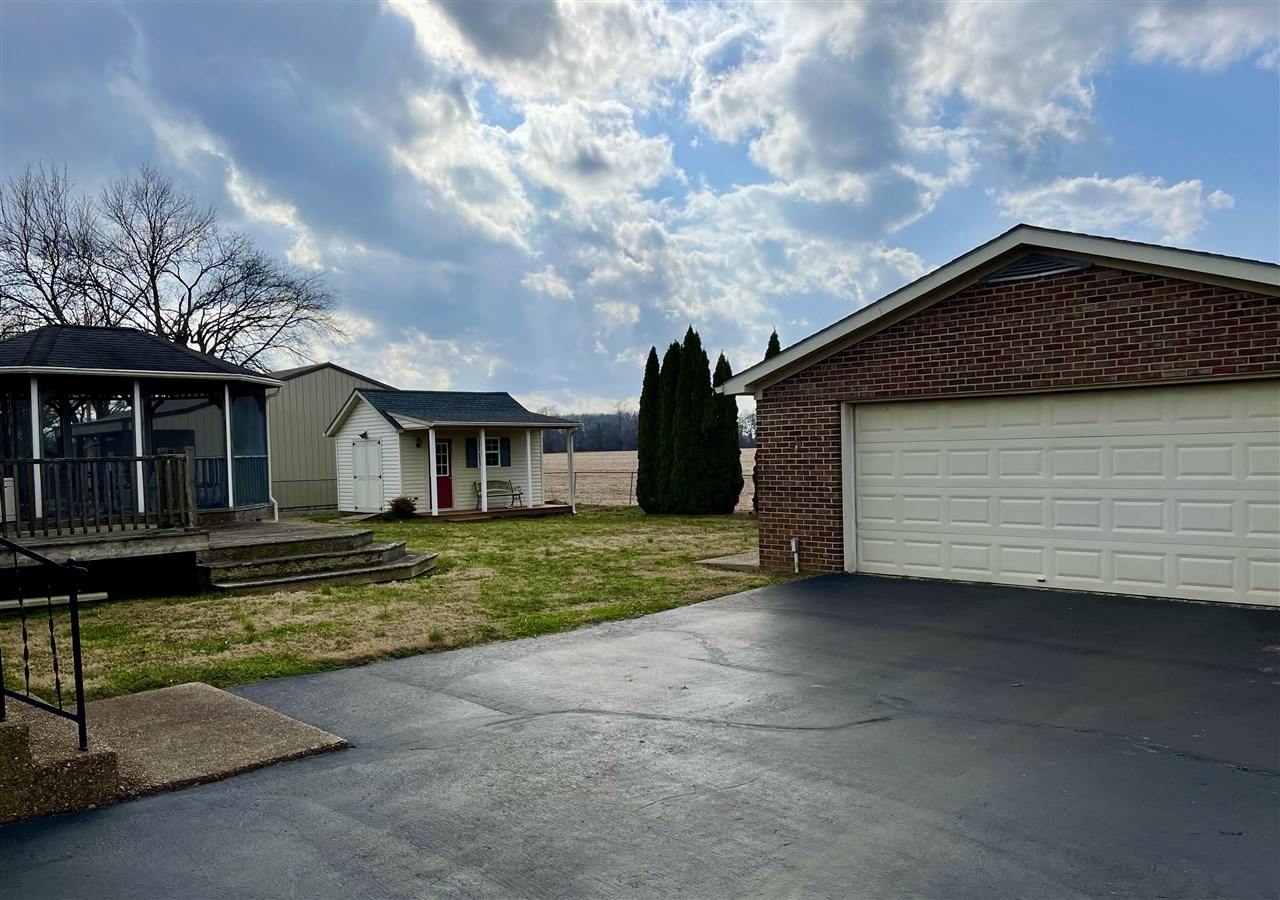 511 Bloomfield Drive Property Photo 13