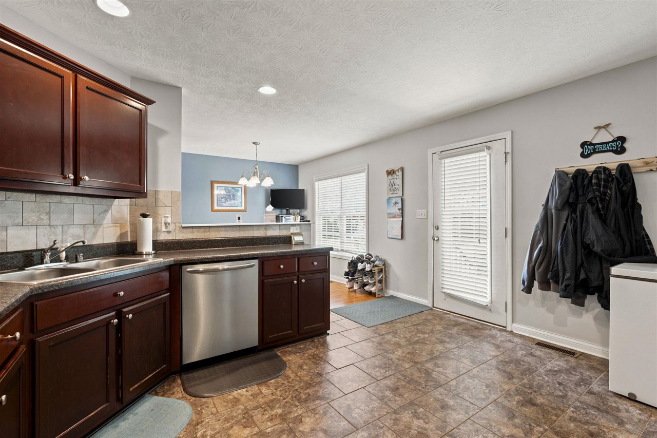 1473 Calgary Way Property Photo 11