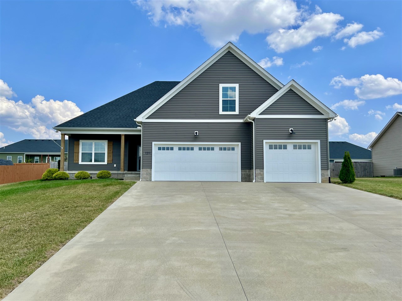 1211 Fredricksburg Street Property Photo 1