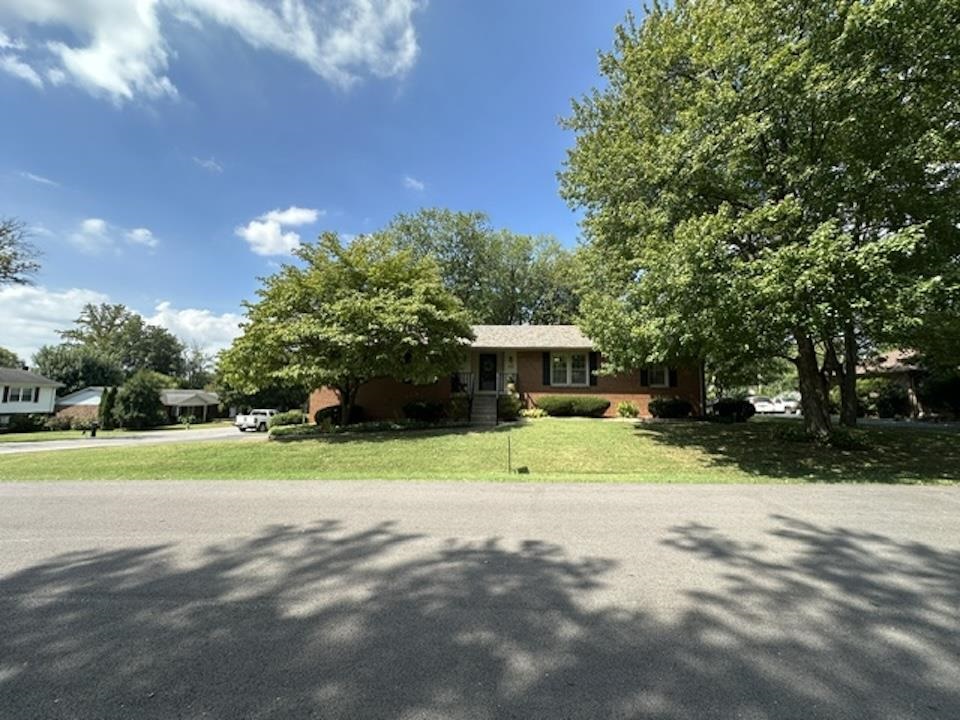 235 St Albans Drive Property Photo 1