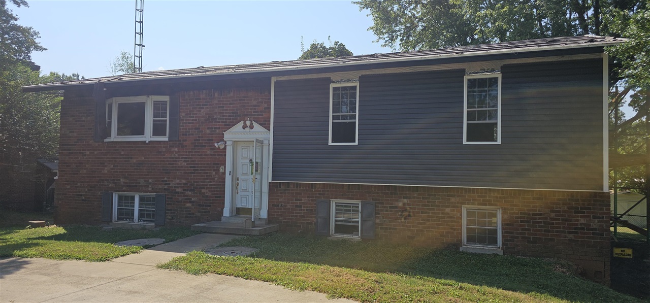 1706 Erin Way Property Photo 1
