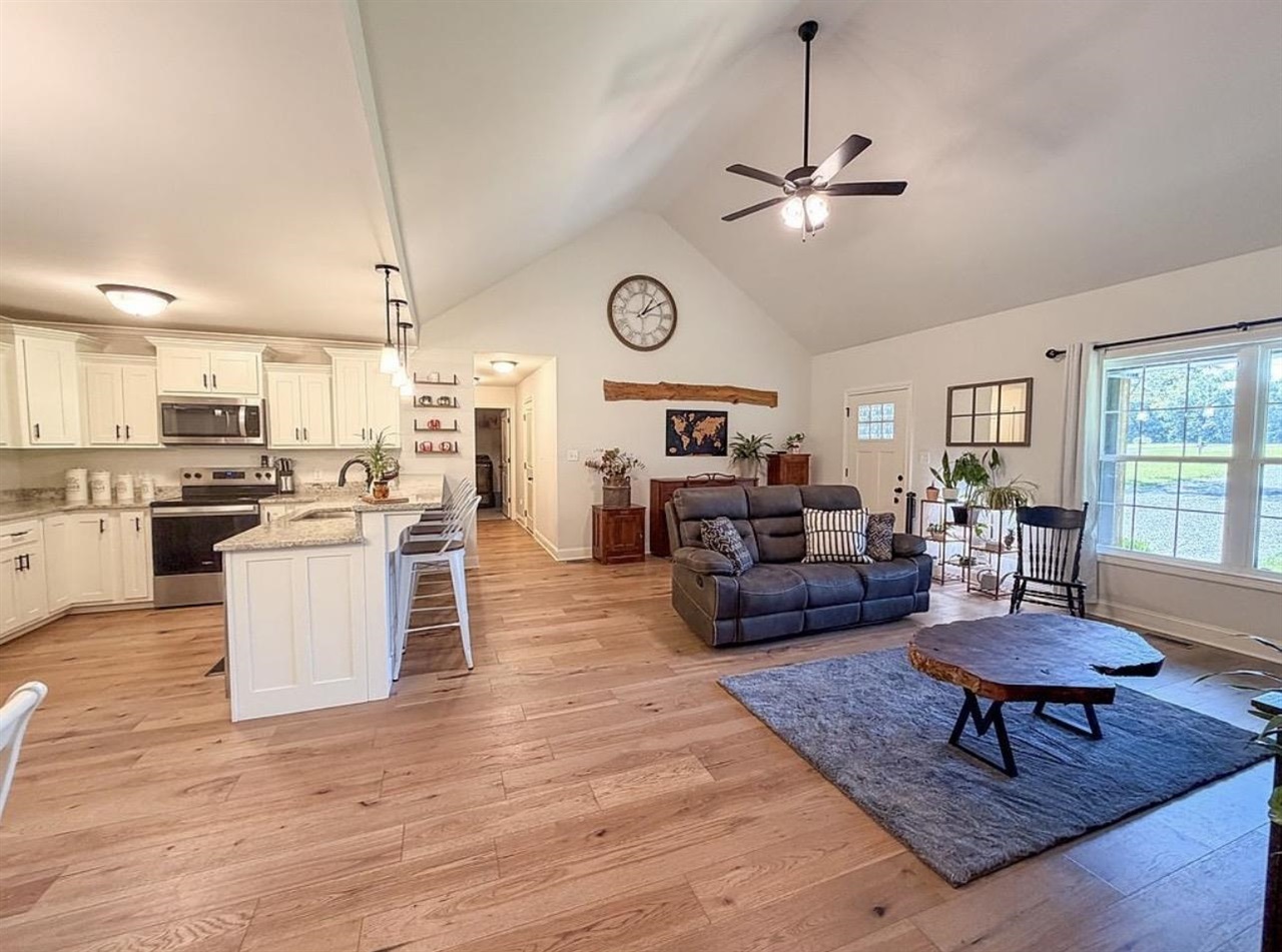 4170 Blue Level Road Property Photo 2