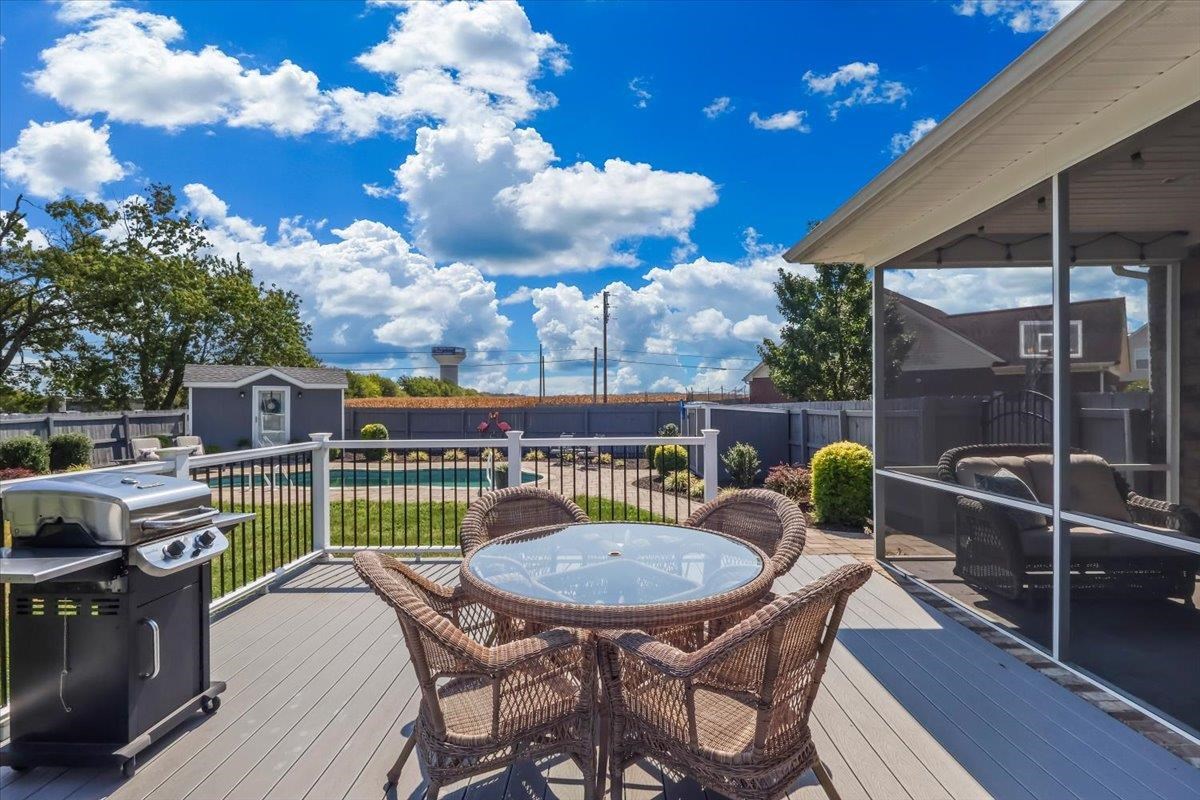 483 Leonatus Court Property Photo 38