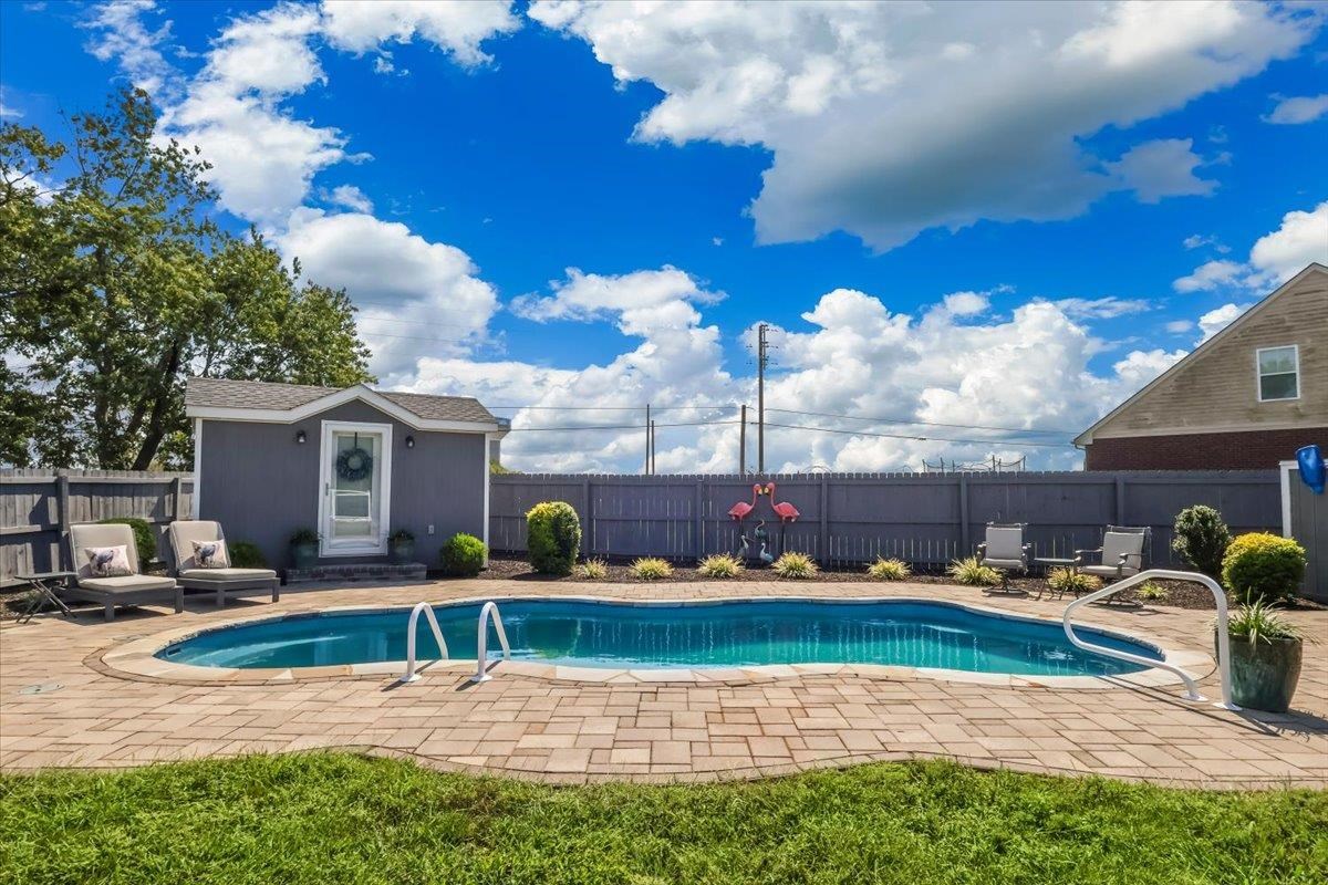483 Leonatus Court Property Photo 41