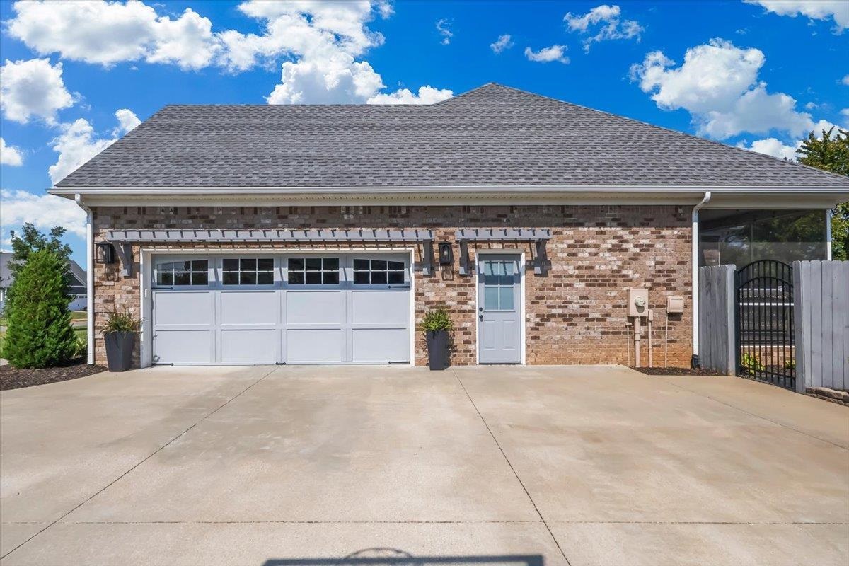 483 Leonatus Court Property Photo 48