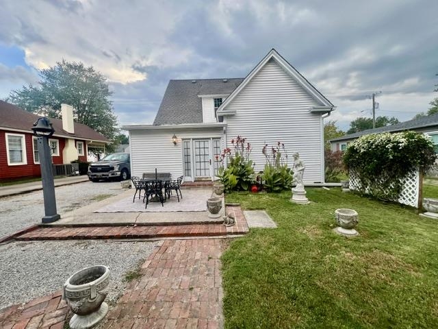 310 College Street Property Photo 4