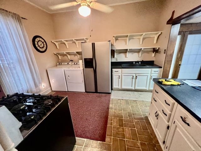 310 College Street Property Photo 18