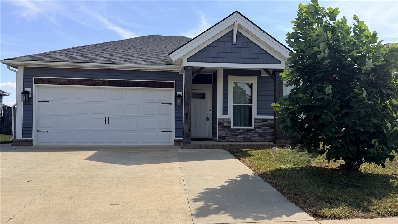 733 Kobus Street Property Photo 1