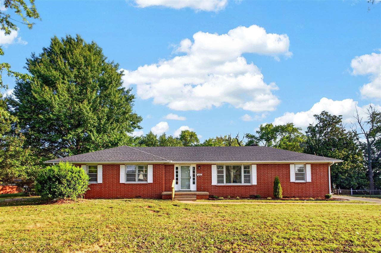 404 Longview Drive Property Photo 2