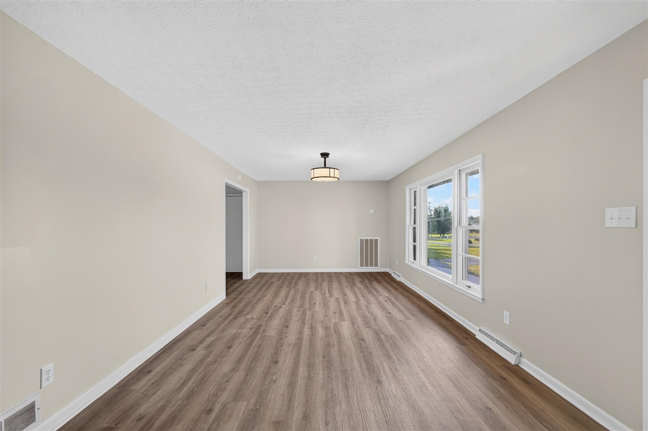 404 Longview Drive Property Photo 8