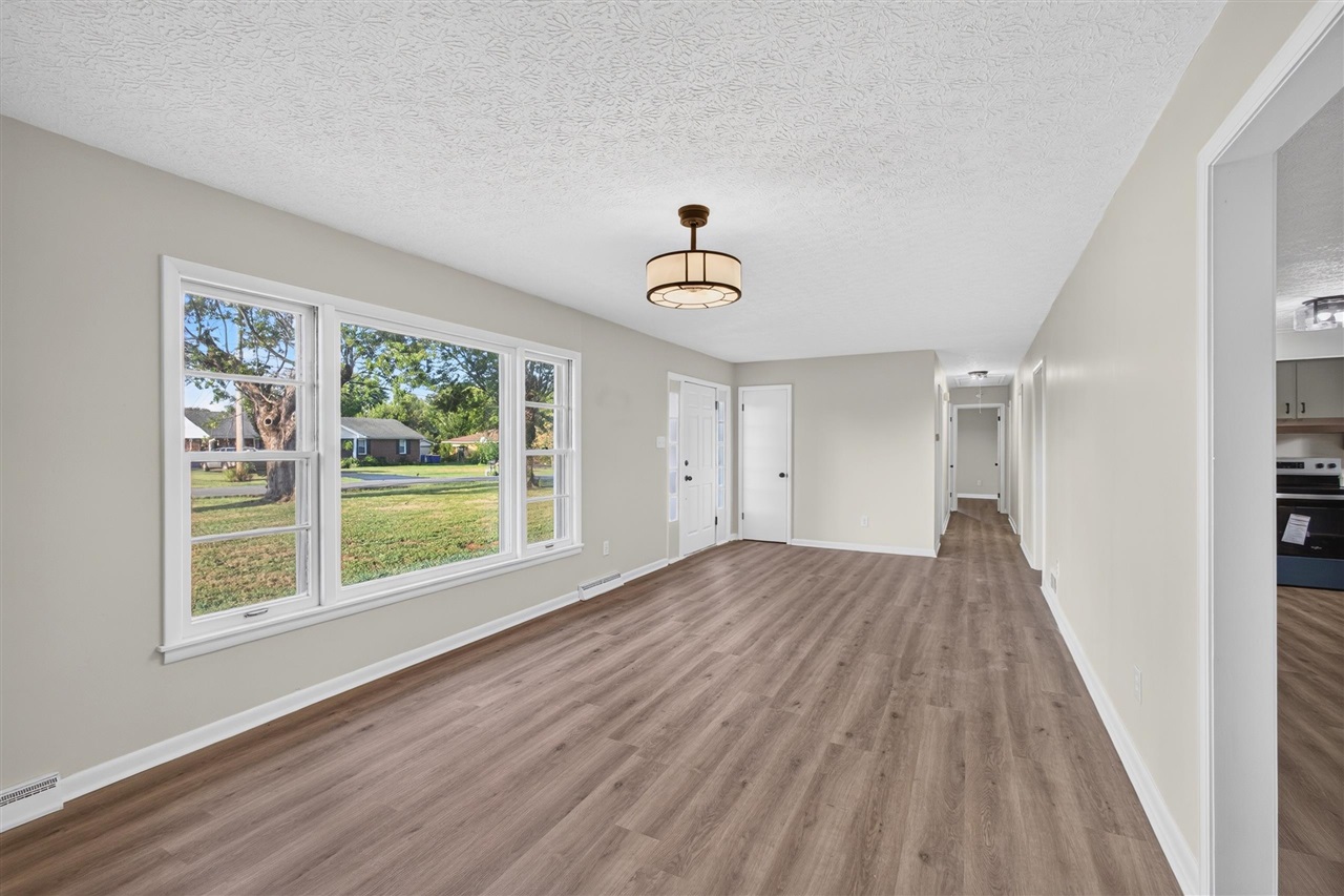 404 Longview Drive Property Photo 12