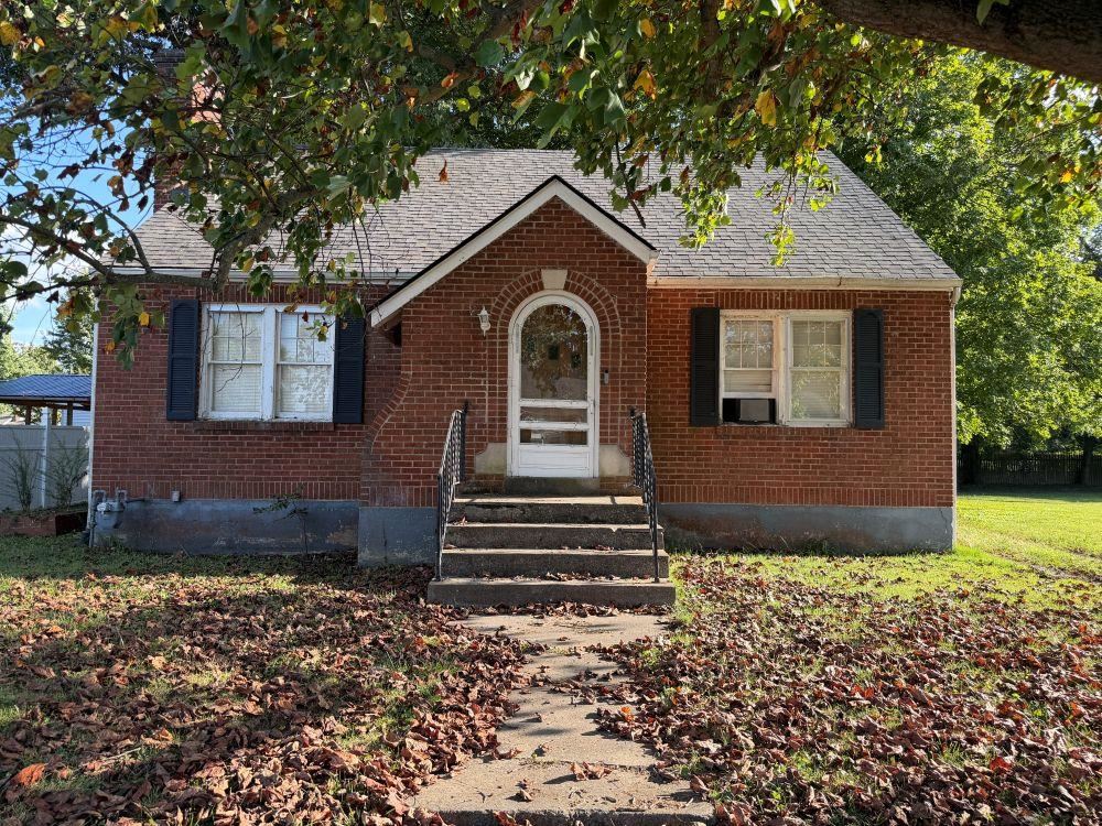 208 E Third Street Property Photo 1