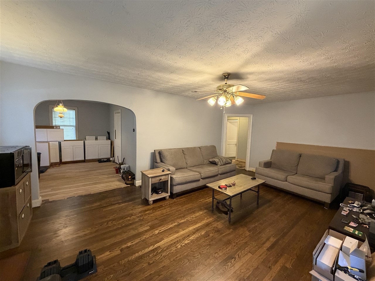 208 E Third Street Property Photo 6