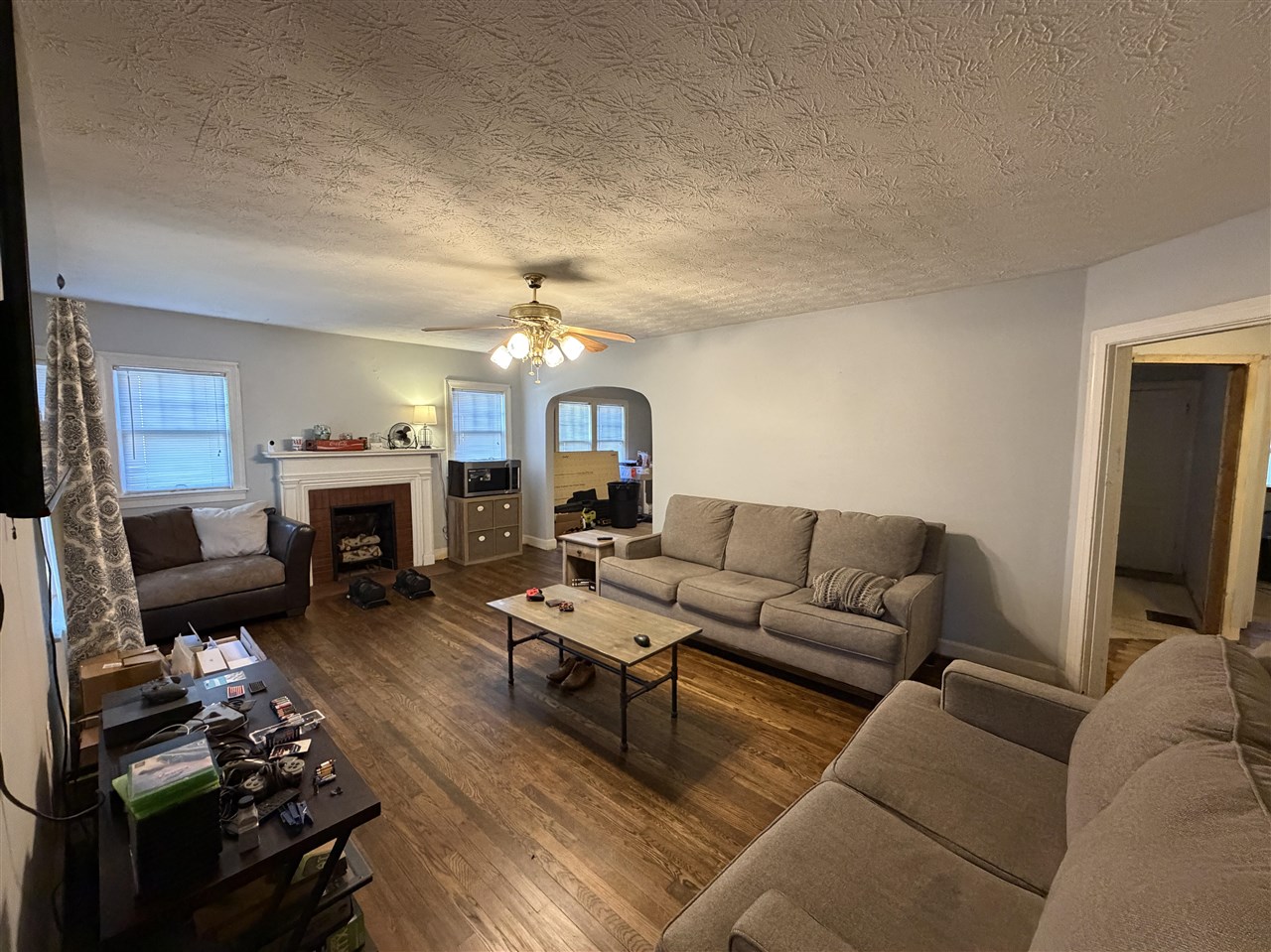208 E Third Street Property Photo 7