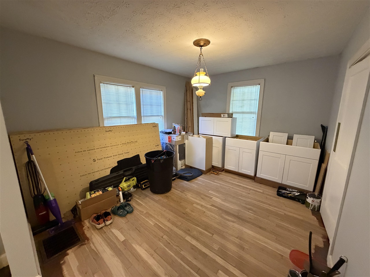 208 E Third Street Property Photo 9