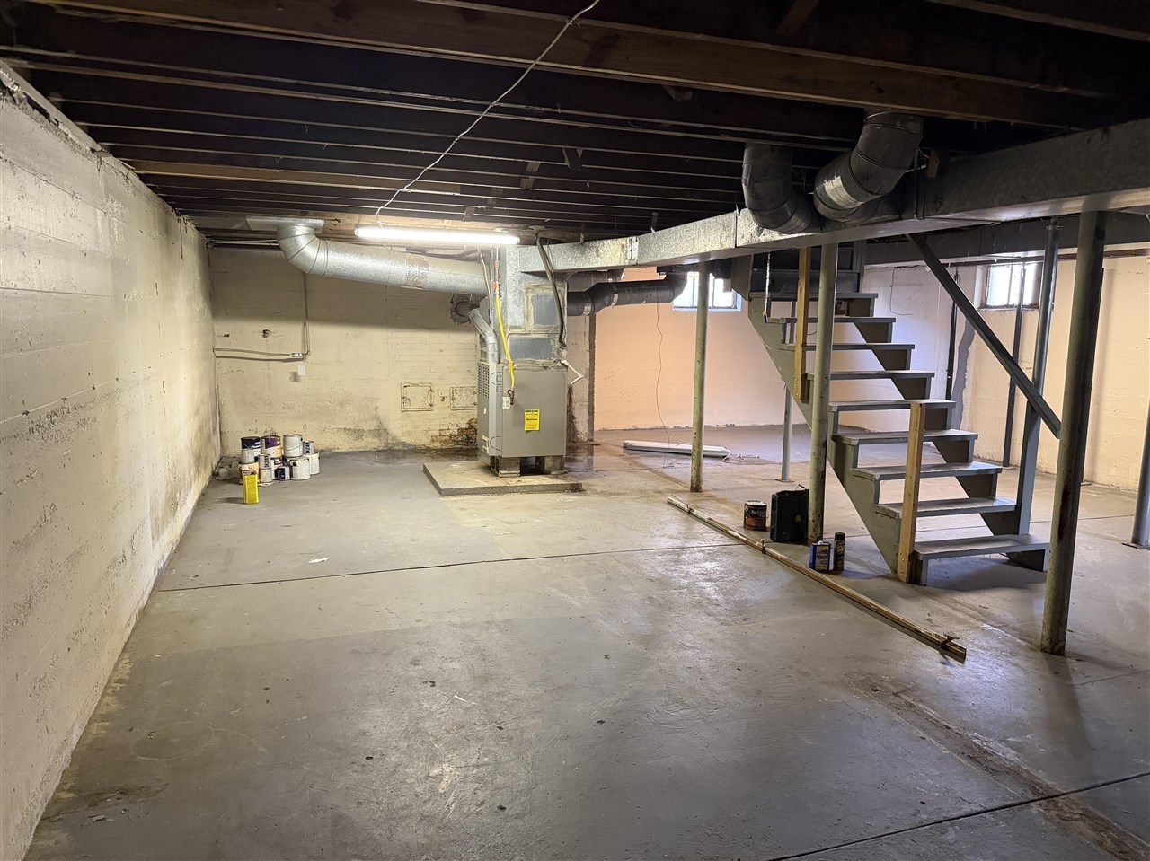 208 E Third Street Property Photo 24