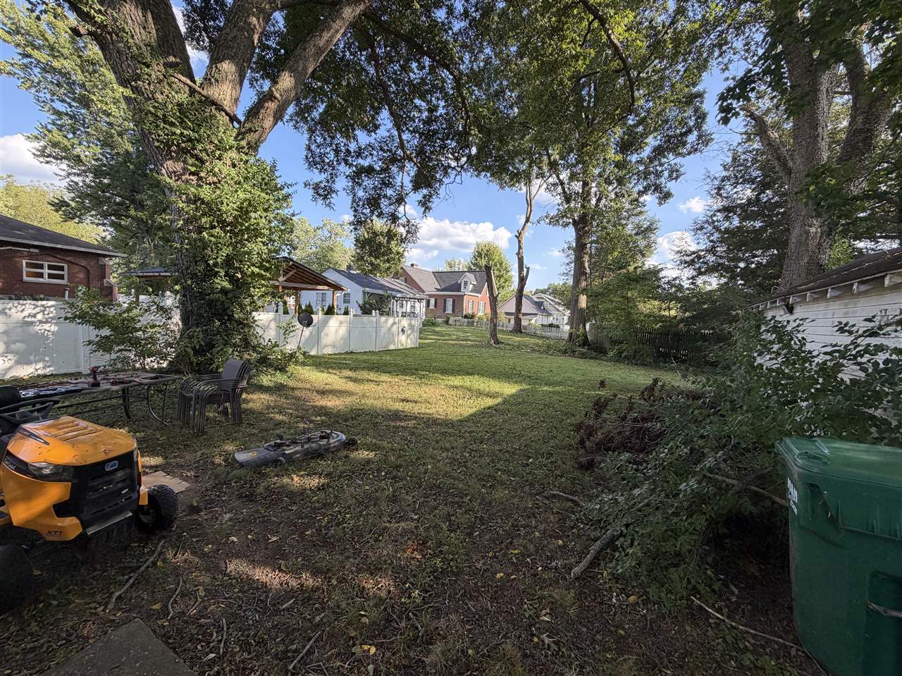 208 E Third Street Property Photo 28