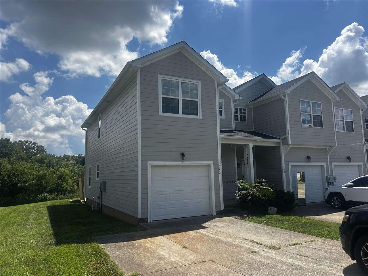 542 Village Creek Drive Property Photo 1
