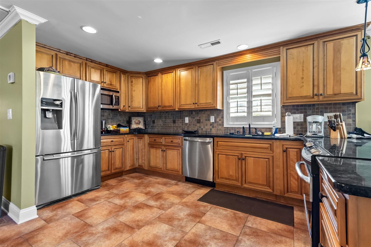 1533 Westbrook Road Property Photo 7