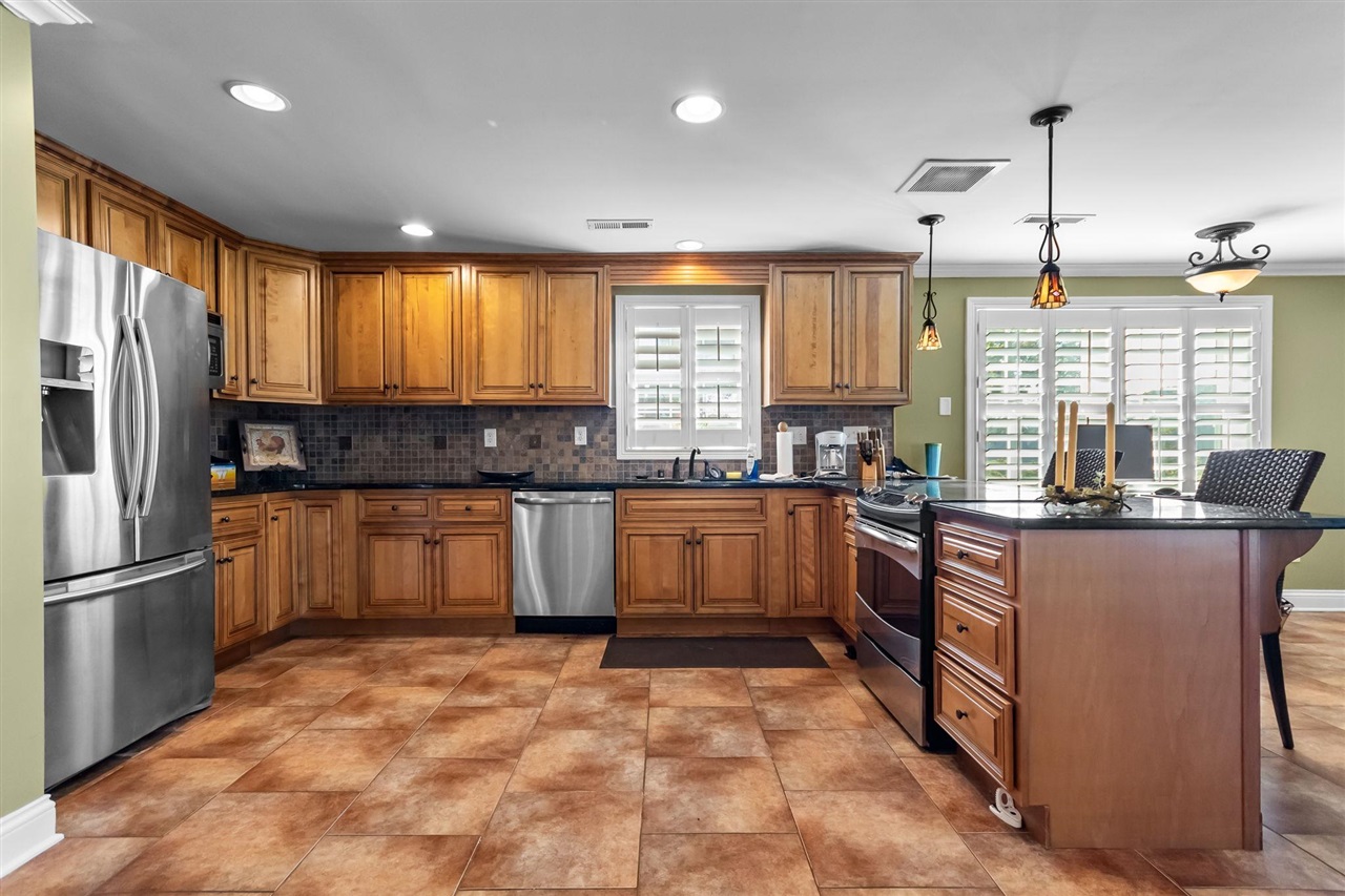 1533 Westbrook Road Property Photo 8